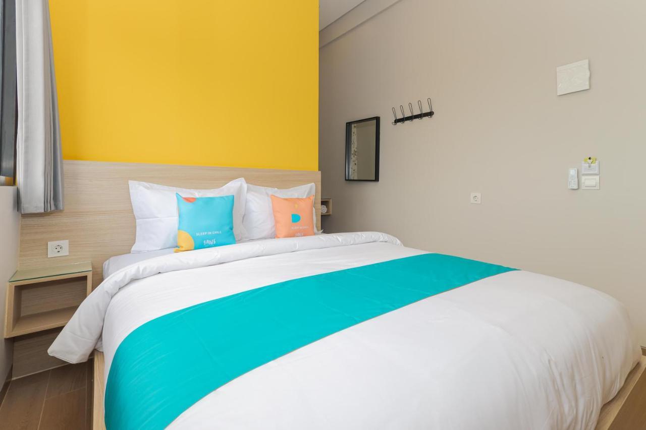 Sans Hotel Clover Ace Surabaya By Reddoorz Eksteriør billede